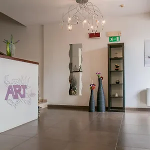 residence-art.emilia-romagnahotels.net/